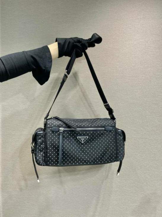 Picture of Prada Handbags _SKUfw181469252fw